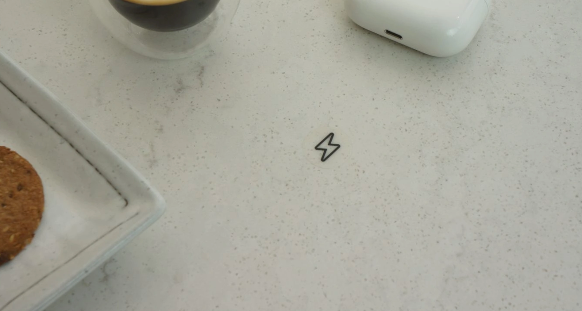 INVISIBLE FAST WIRELESS CHARGER